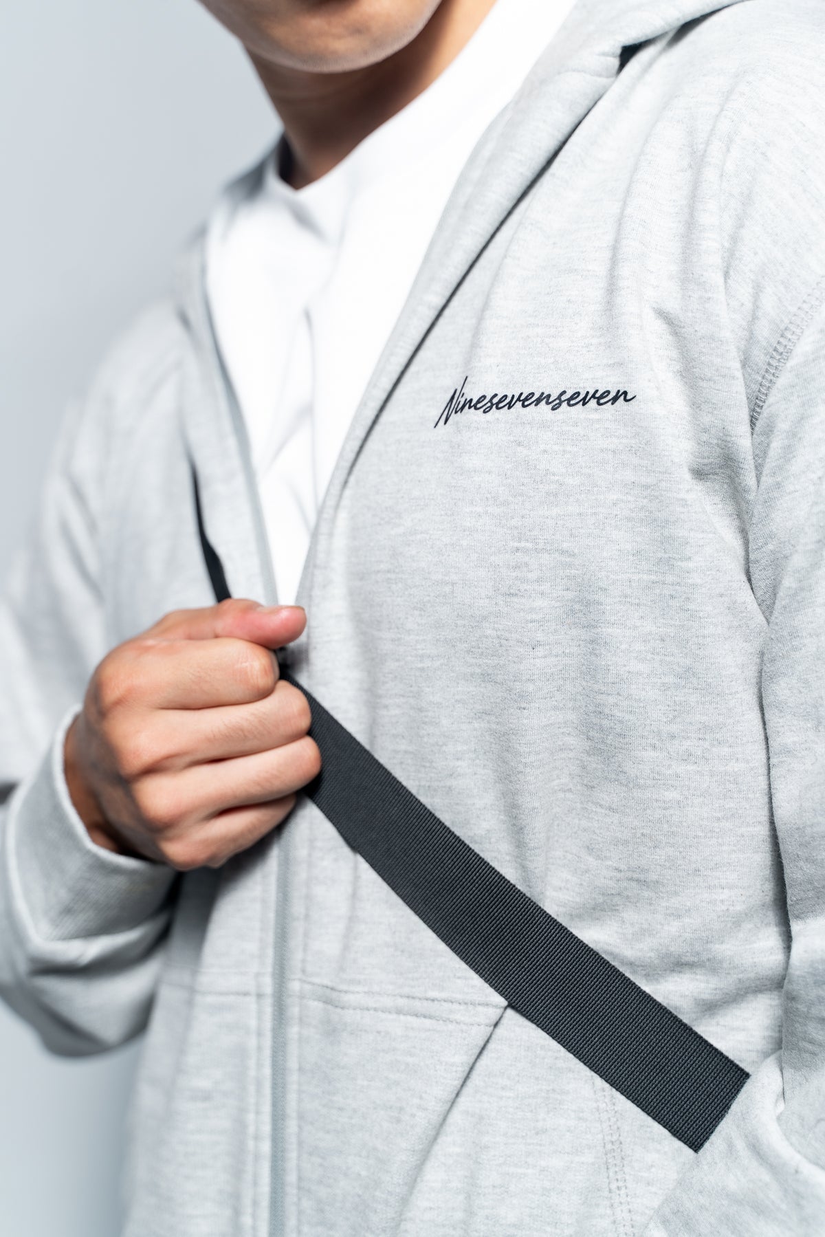 ZIP HOODIE: Signature