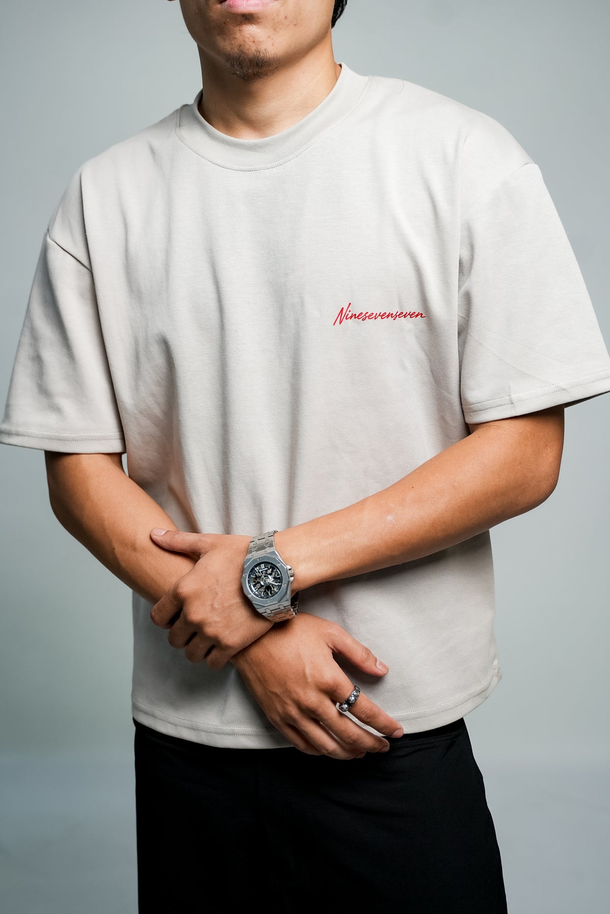 BOX FIT: SIGNATURE TSHIRT Color Beige
